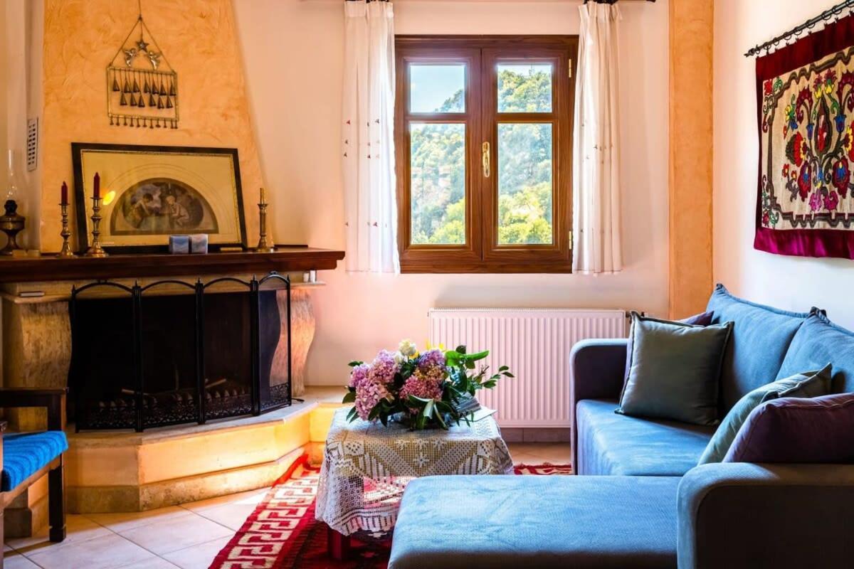 Stone - Comfy Mountain Getaway Stemnitsa