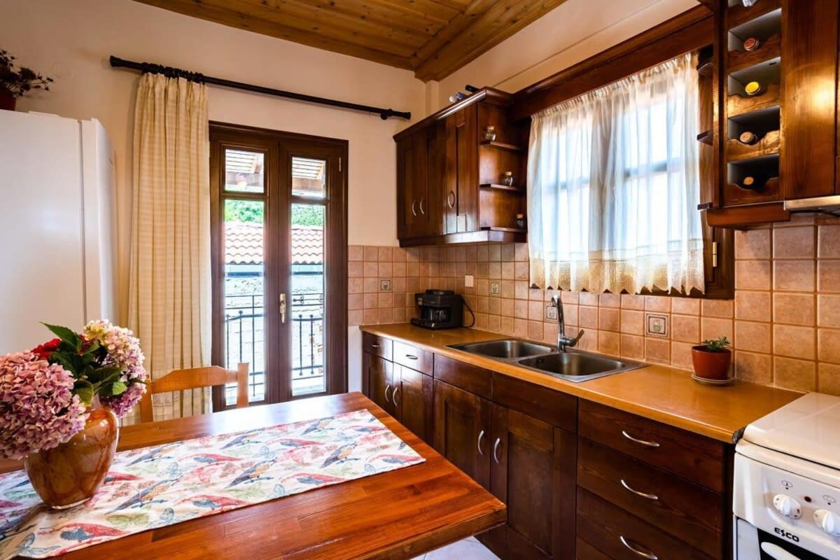 Stone - Comfy Mountain Getaway *